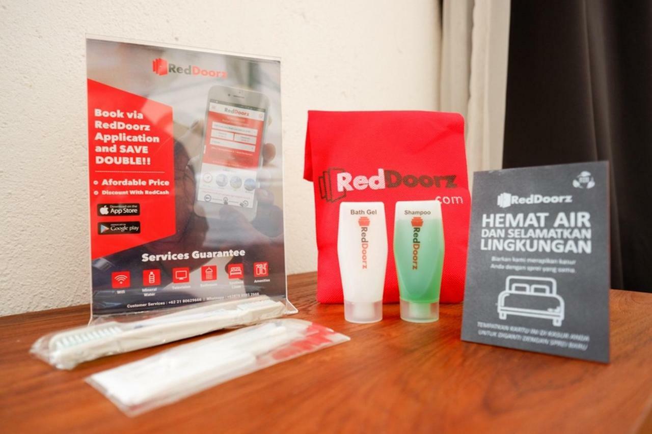 Reddoorz @ Jalan Raya Semat Canggu Hostel Bali Exterior foto
