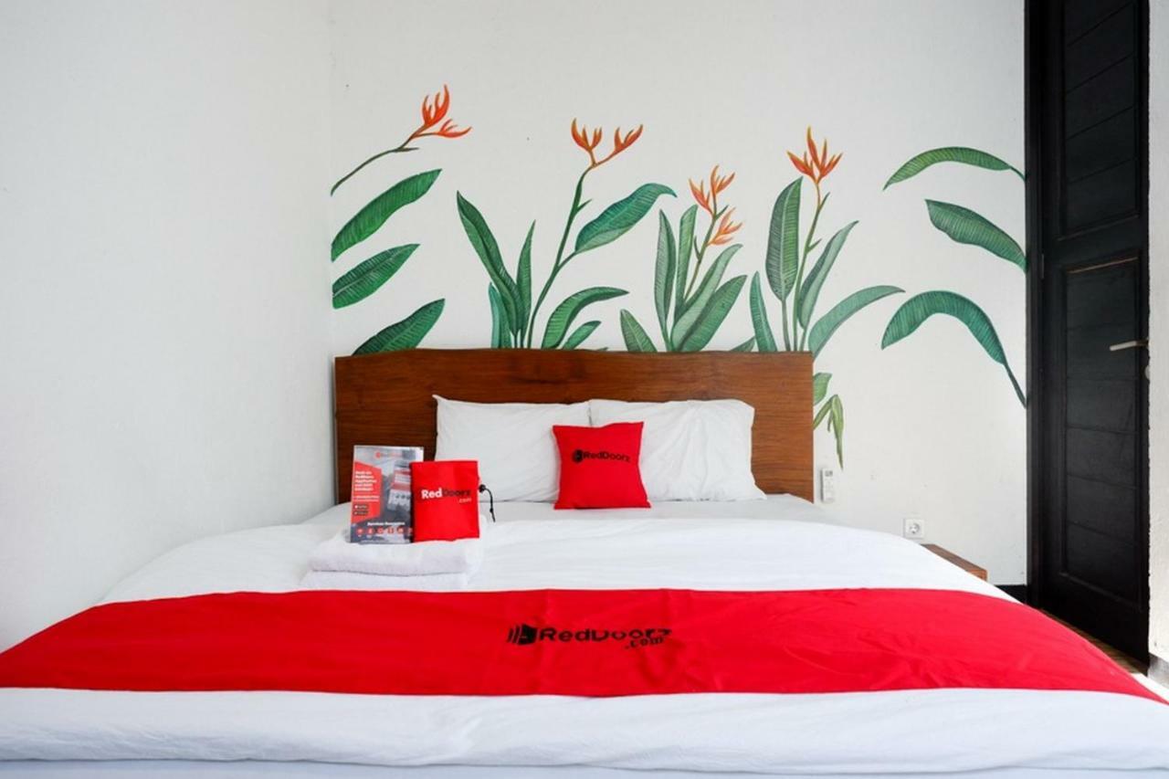 Reddoorz @ Jalan Raya Semat Canggu Hostel Bali Exterior foto