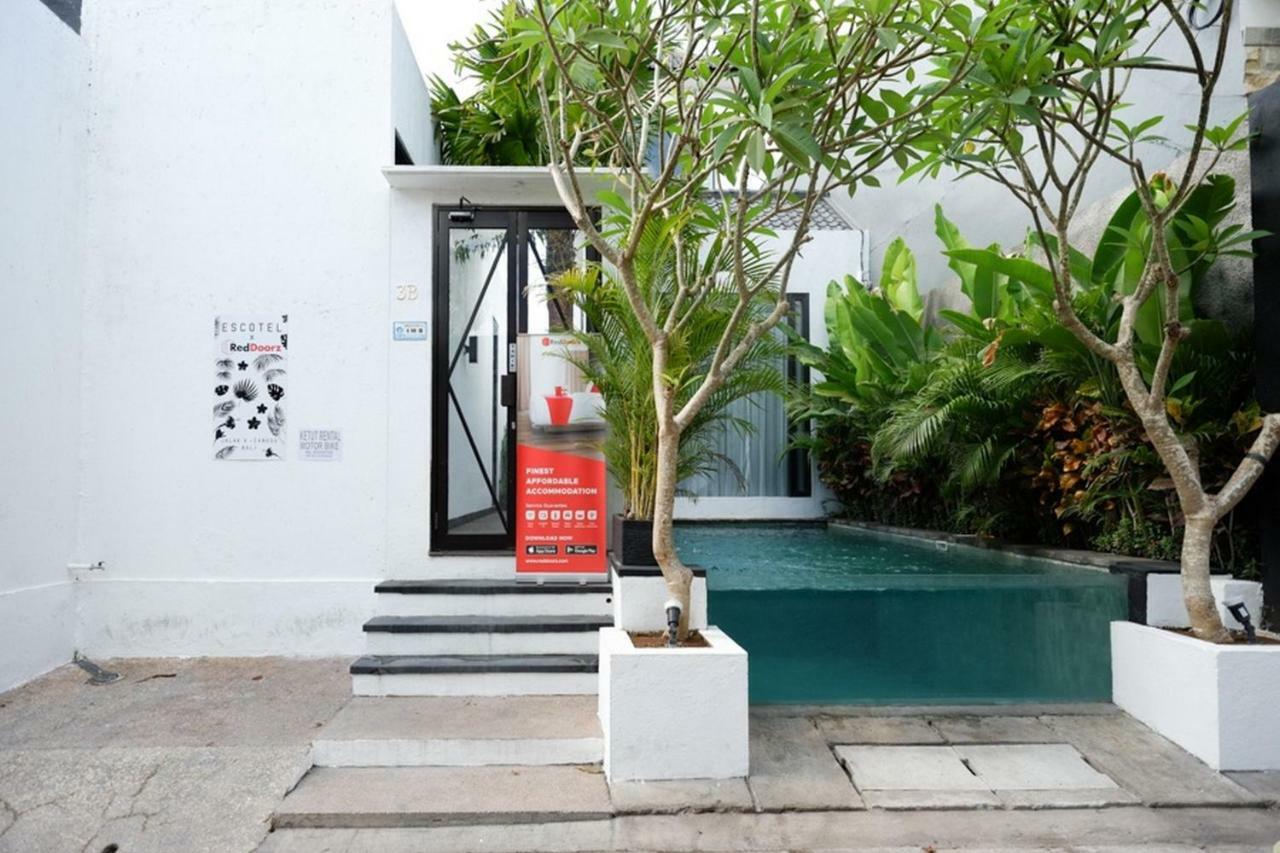 Reddoorz @ Jalan Raya Semat Canggu Hostel Bali Exterior foto