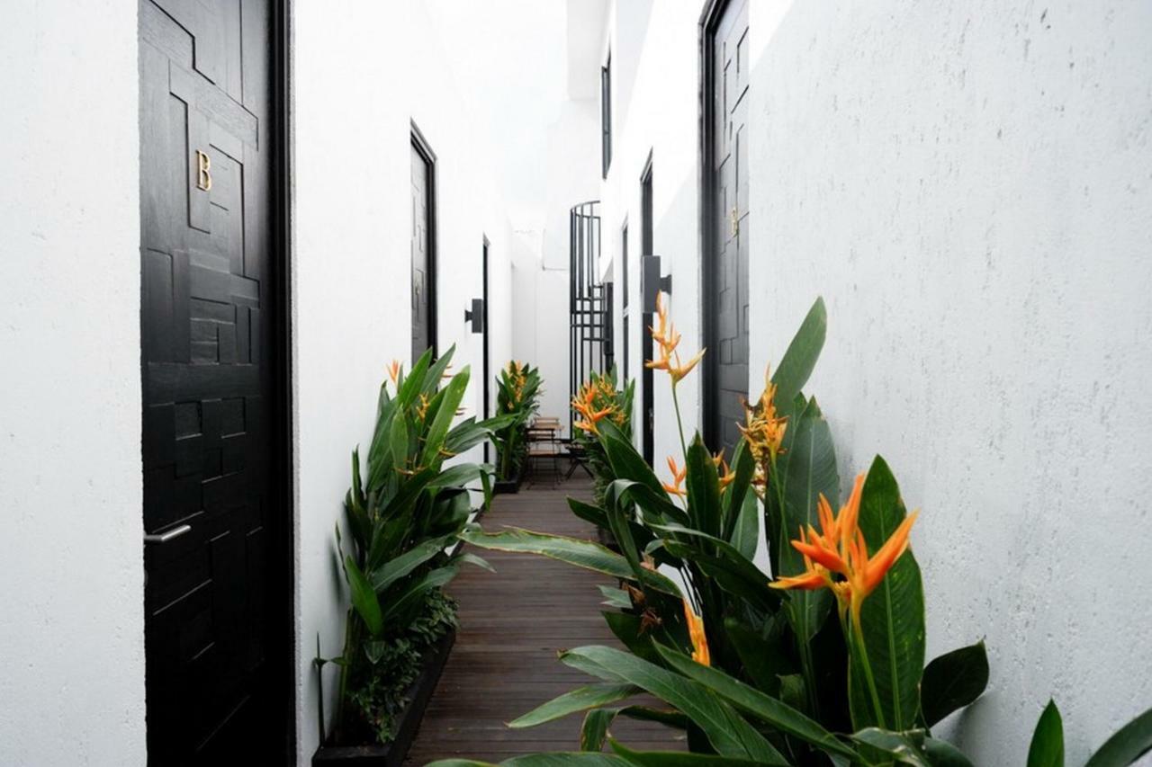 Reddoorz @ Jalan Raya Semat Canggu Hostel Bali Exterior foto