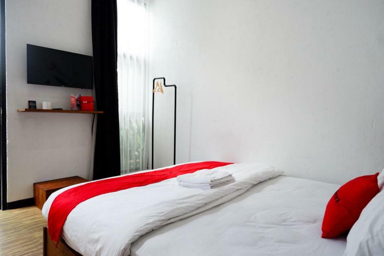 Reddoorz @ Jalan Raya Semat Canggu Hostel Bali Exterior foto